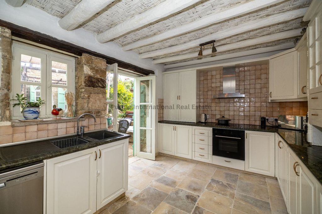 Property photo 3 of 43