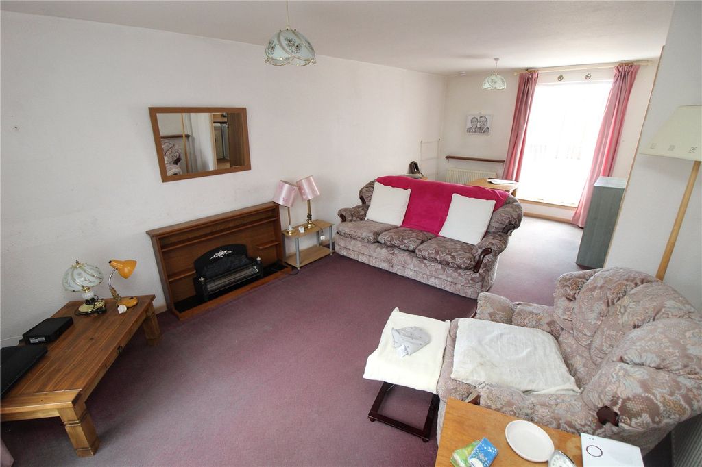 Property photo 2 of 12 Picture No. 04