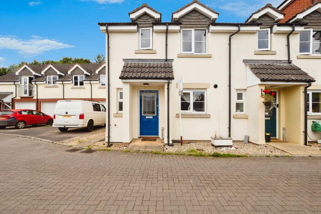 Property photo 1 of 11 Front