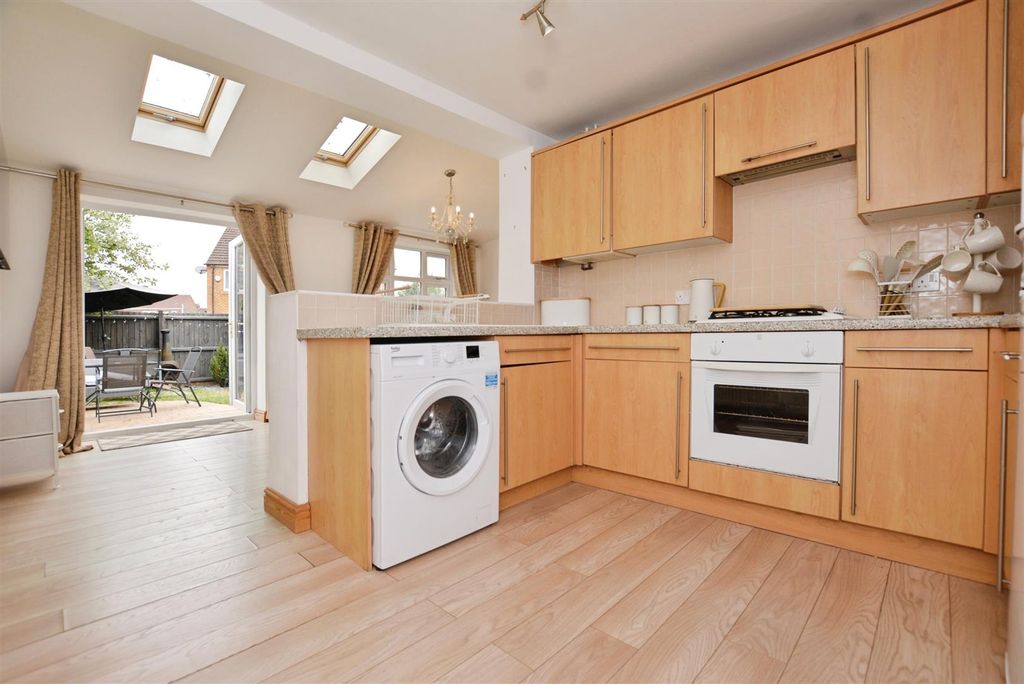 Property photo 2 of 18 Kitchen