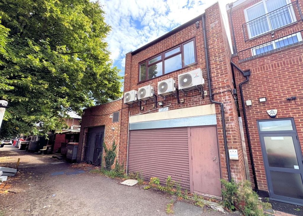 Property photo 2 of 6