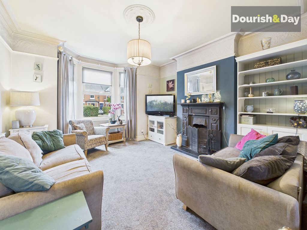 Property photo 2 of 17