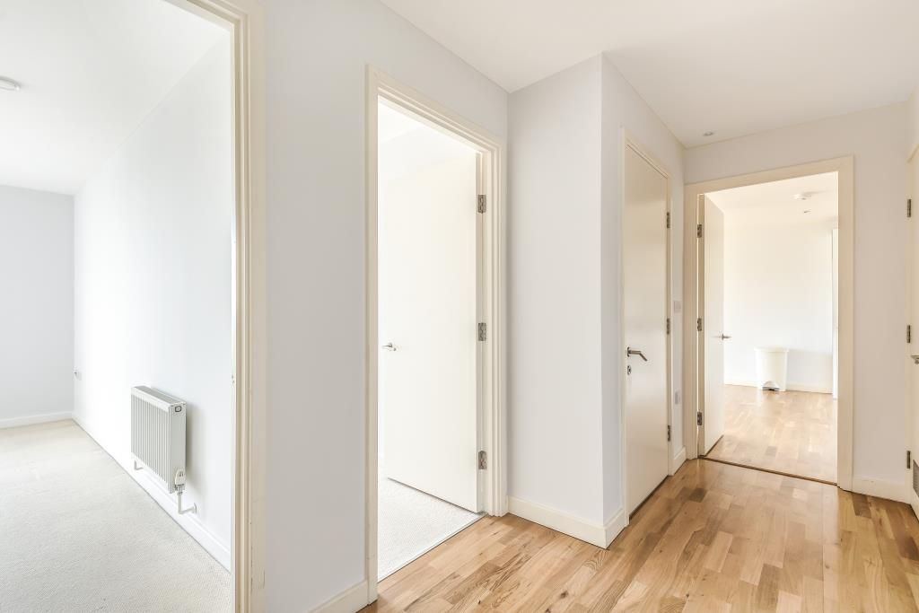 Property photo 2 of 10 Hallway