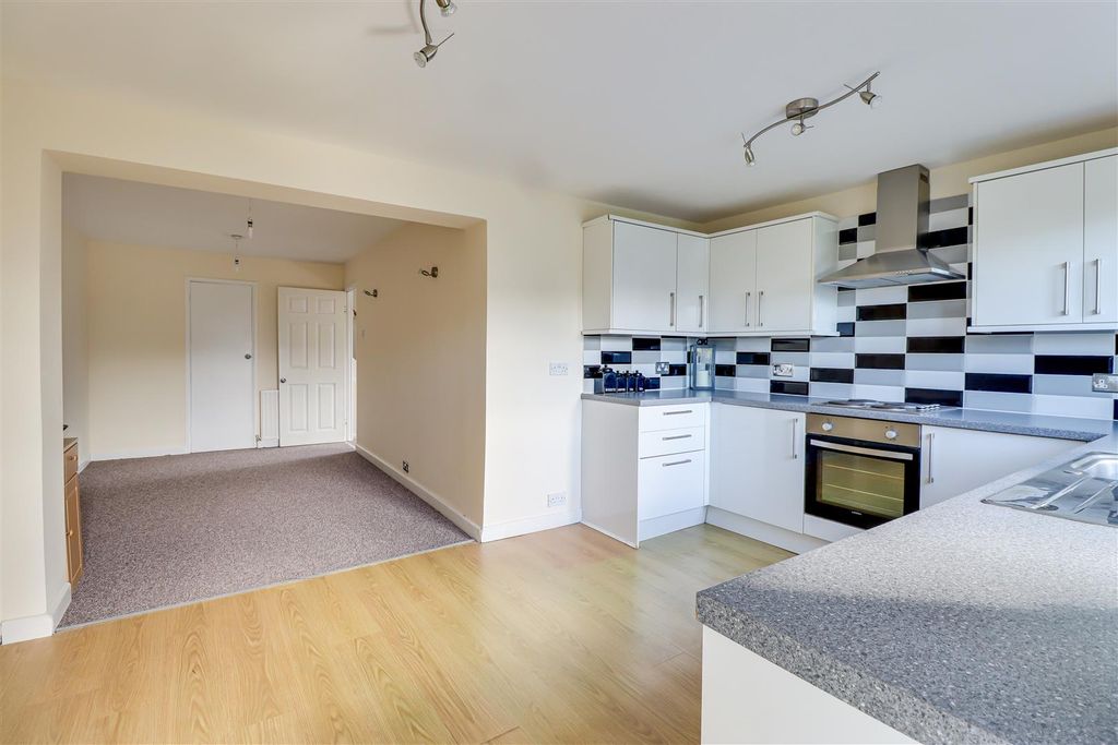 Property photo 2 of 14