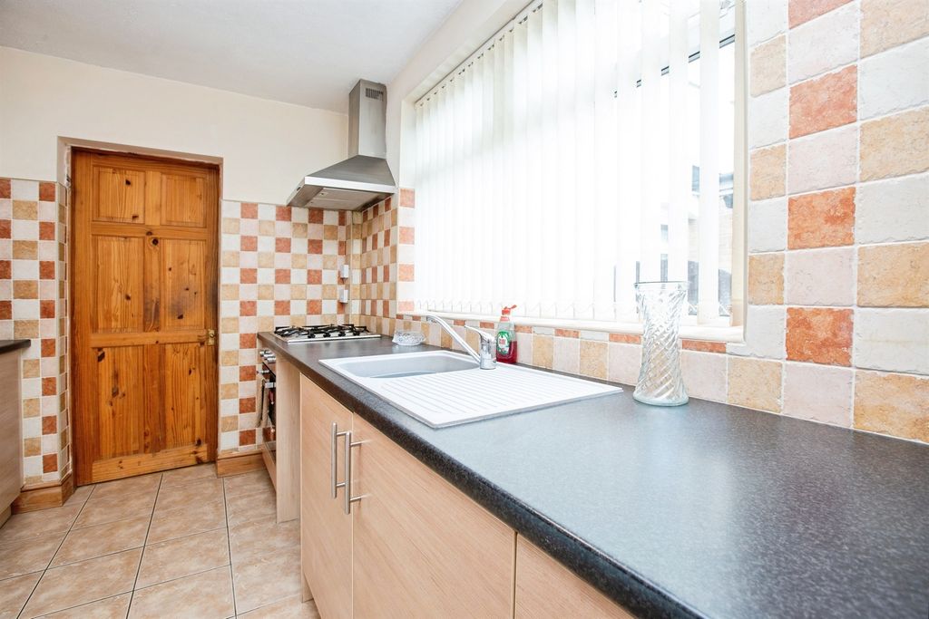 Property photo 3 of 16