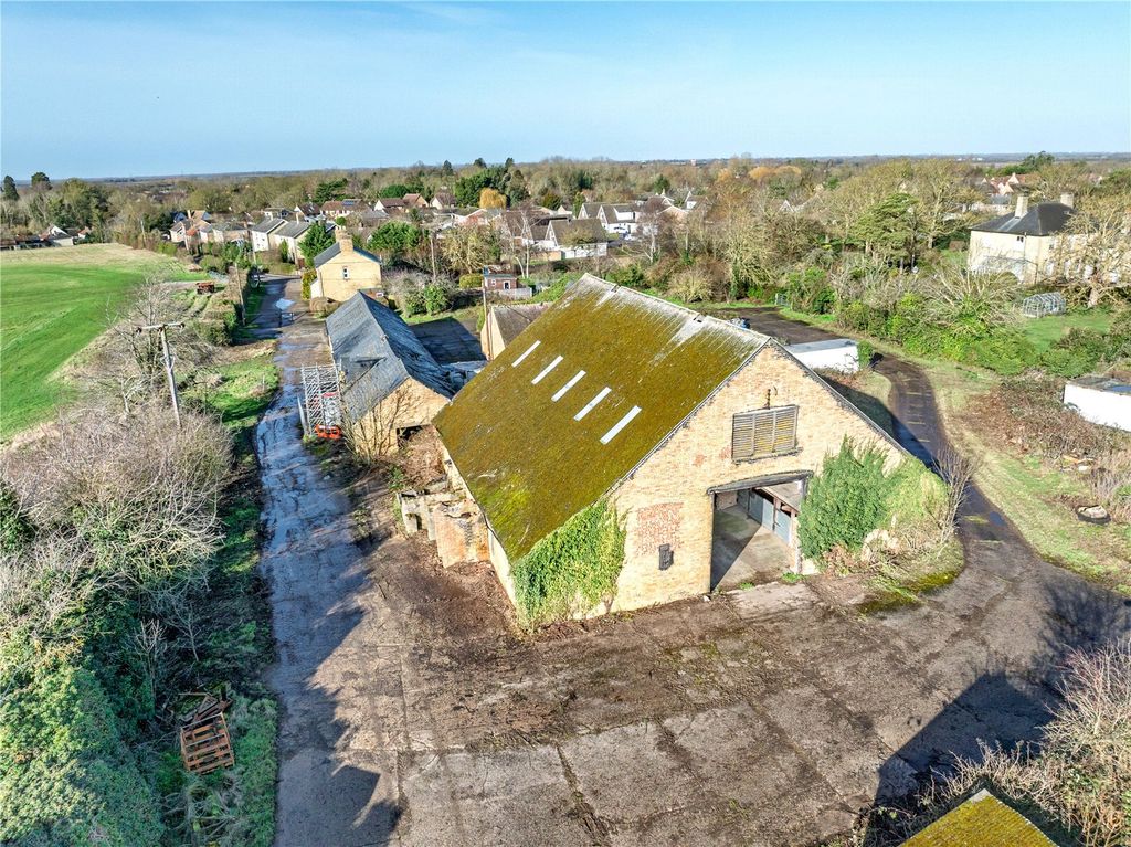 Property photo 2 of 8 Picture No. 12