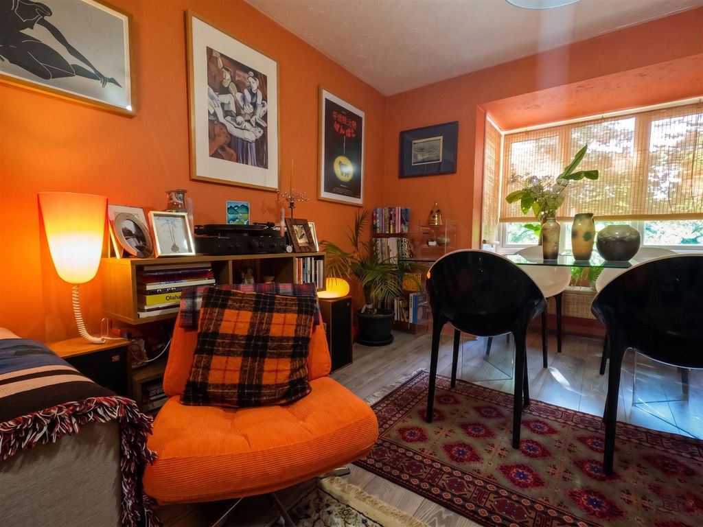 Property photo 3 of 15 28 Cubitt Dining.Png