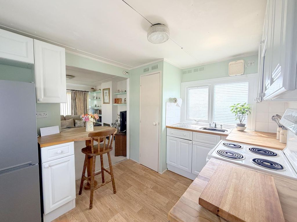 Property photo 3 of 12 Img_8422.Jpg