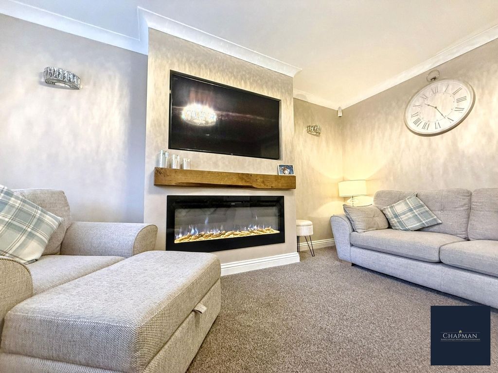Property photo 3 of 33