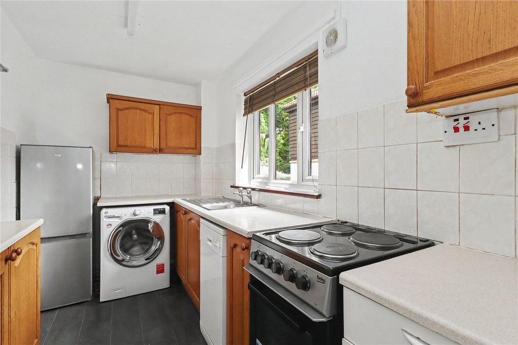 Property photo 2 of 12 Picture No. 10