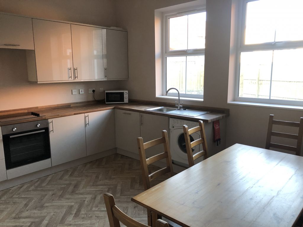Property photo 1 of 6 1A Wentworth Terrace, Room 2