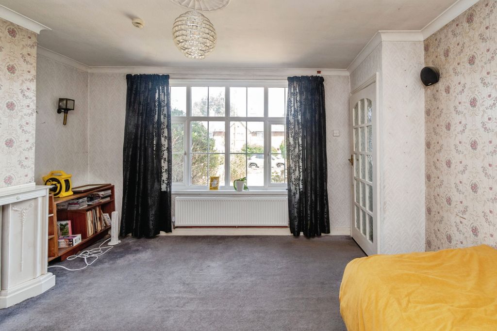 Property photo 3 of 15