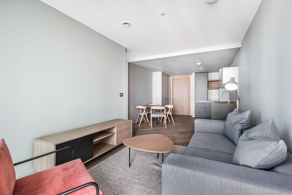 Property photo 1 of 18 Reception