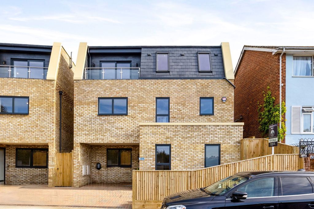 Property photo 1 of 27