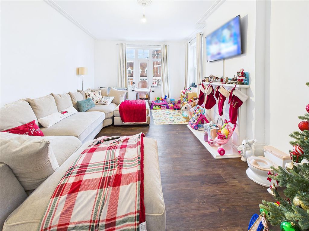 Property photo 2 of 14