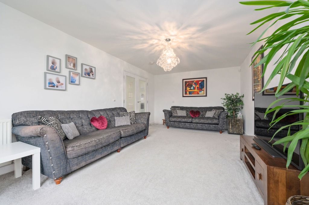 Property photo 2 of 27