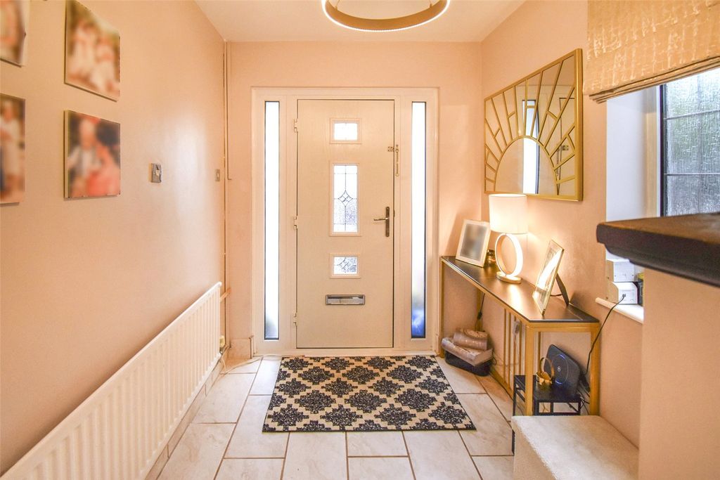 Property photo 3 of 19 Picture No. 12