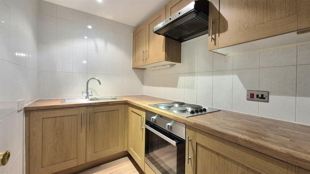 Additional image 6 of 1 bed flat for saleMarket Square, Buckingham MK18