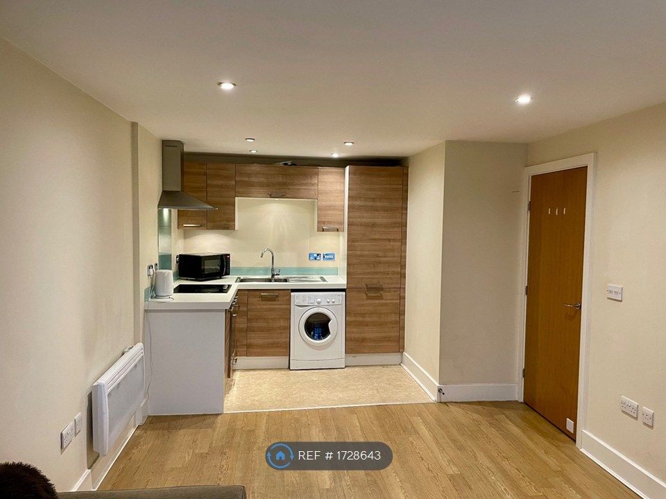 Property photo 2 of 10 Kitchen