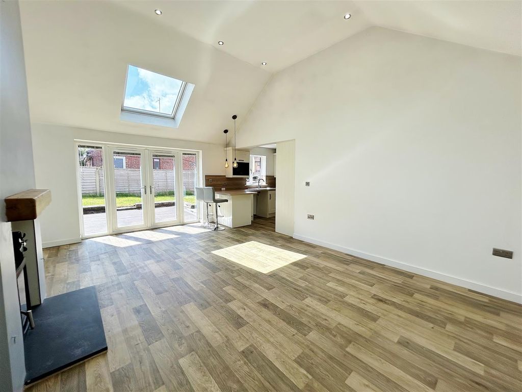 Property photo 2 of 23 Family Room