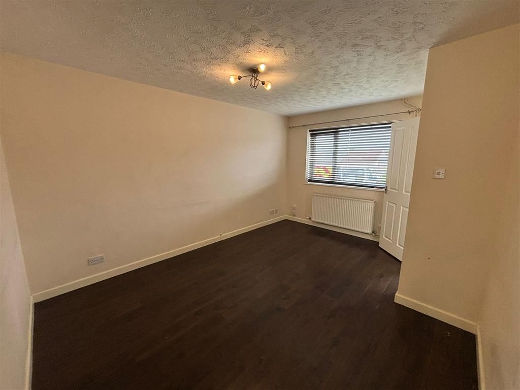Property photo 2 of 8 Living Room