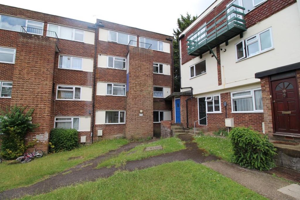 2 bed flat for sale Coley