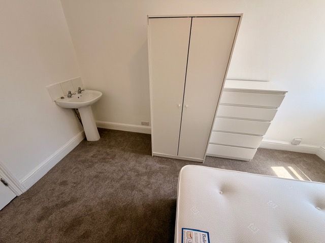Property photo 3 of 13 Image