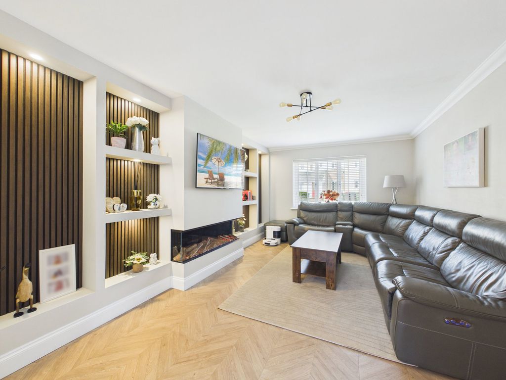 Property photo 3 of 24