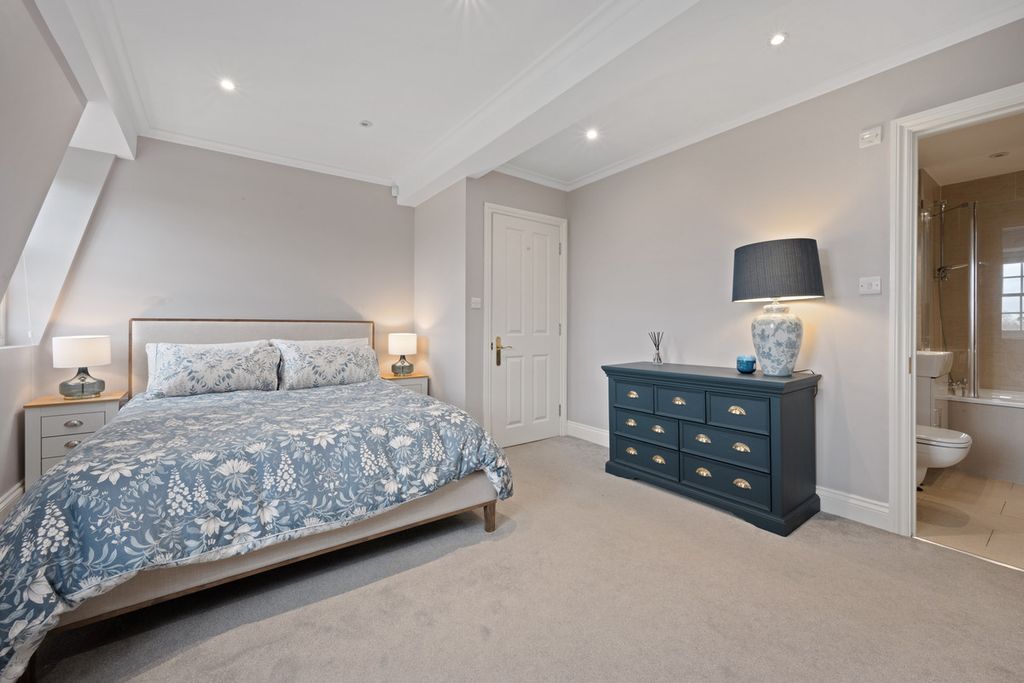 Additional image 6 of 2 bed flat for saleCourtview House, East Molesey KT8