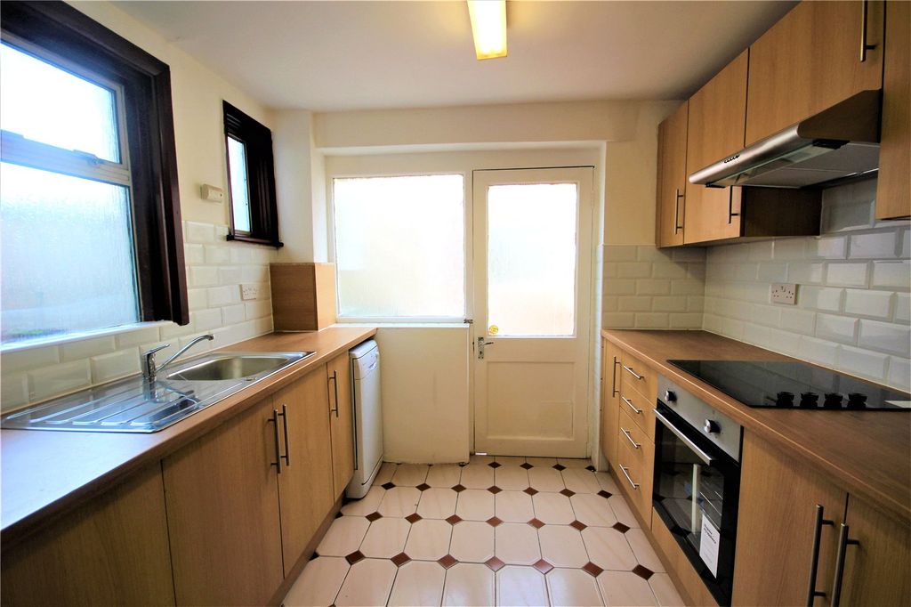 Property photo 1 of 15 Picture No. 11