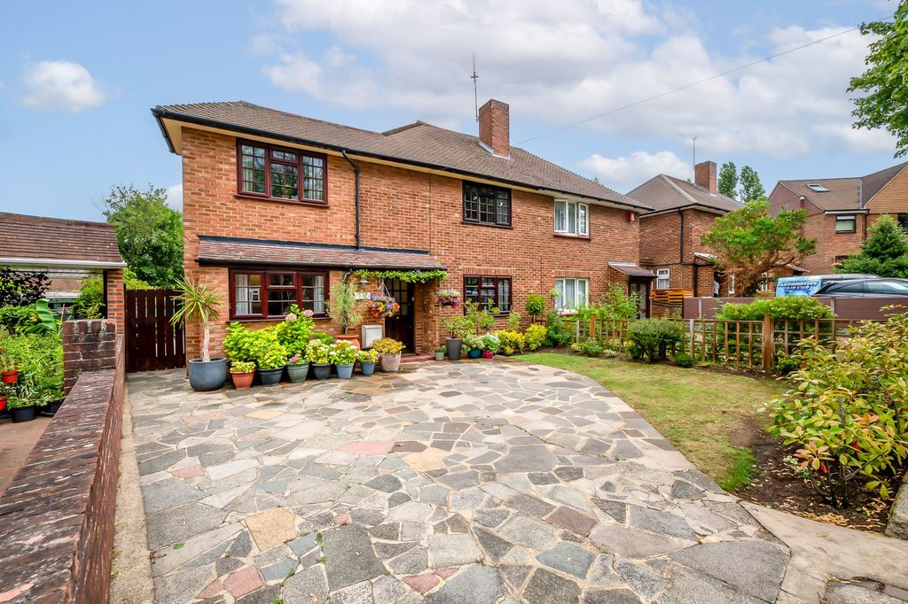 Property photo 2 of 14