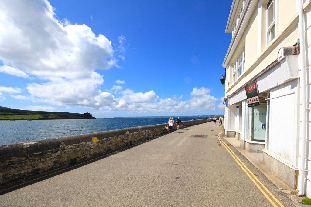 Property photo 2 of 18 3375855