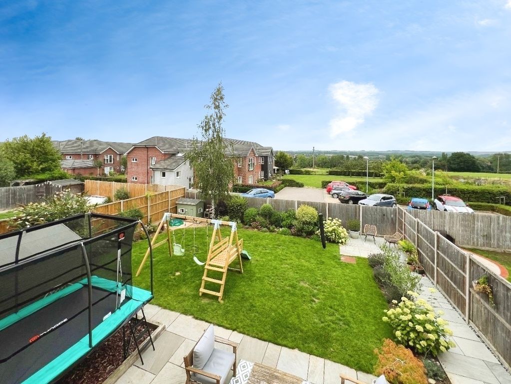 Property photo 2 of 21