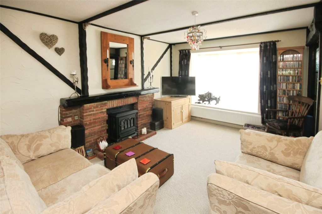 Property photo 2 of 10 Living Room
