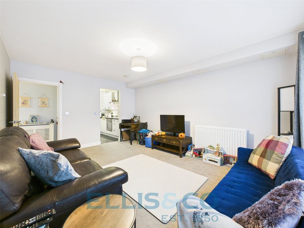 Property photo 3 of 12 Picture No. 13