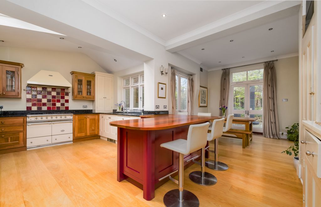 Property photo 2 of 15