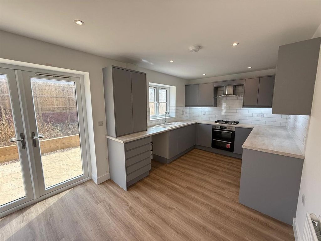 Property photo 3 of 11 Plot 379 Kitchen.Jpeg.Jpg