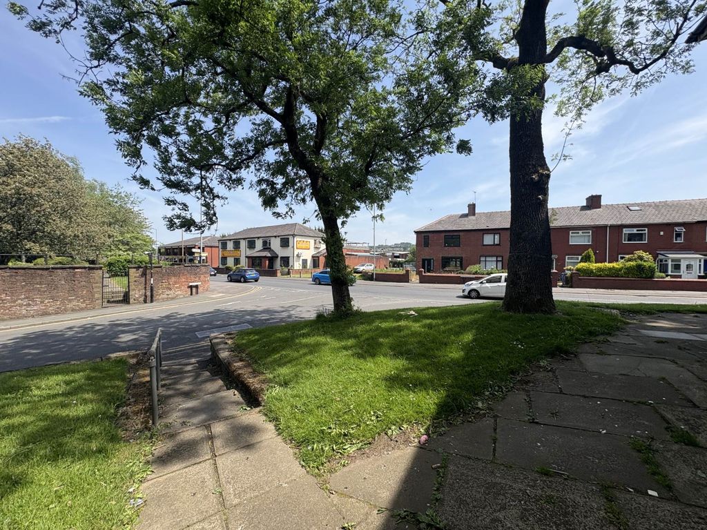 Property photo 2 of 11