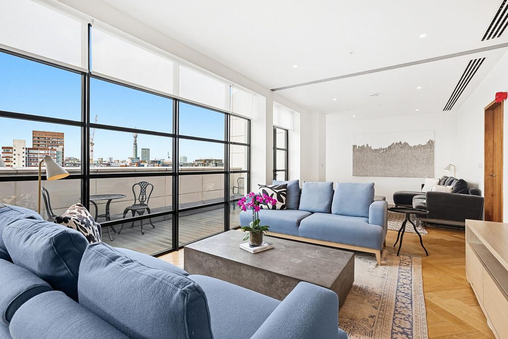 Property photo 1 of 11 Image