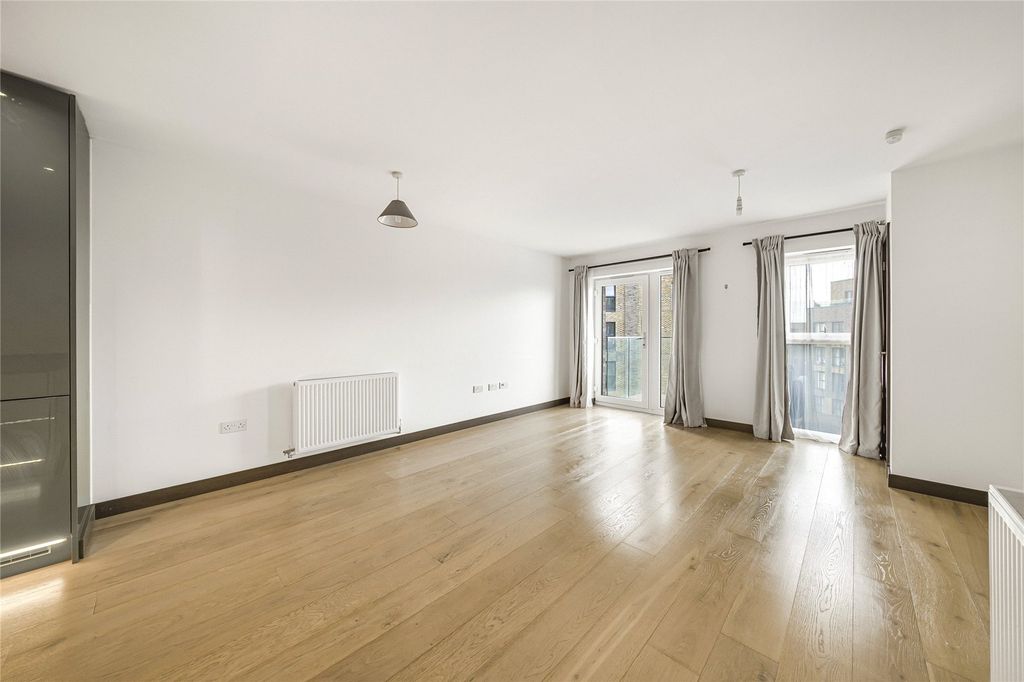 Property photo 3 of 37 Picture No. 22