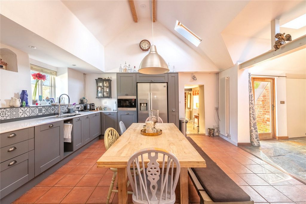 Property photo 2 of 21