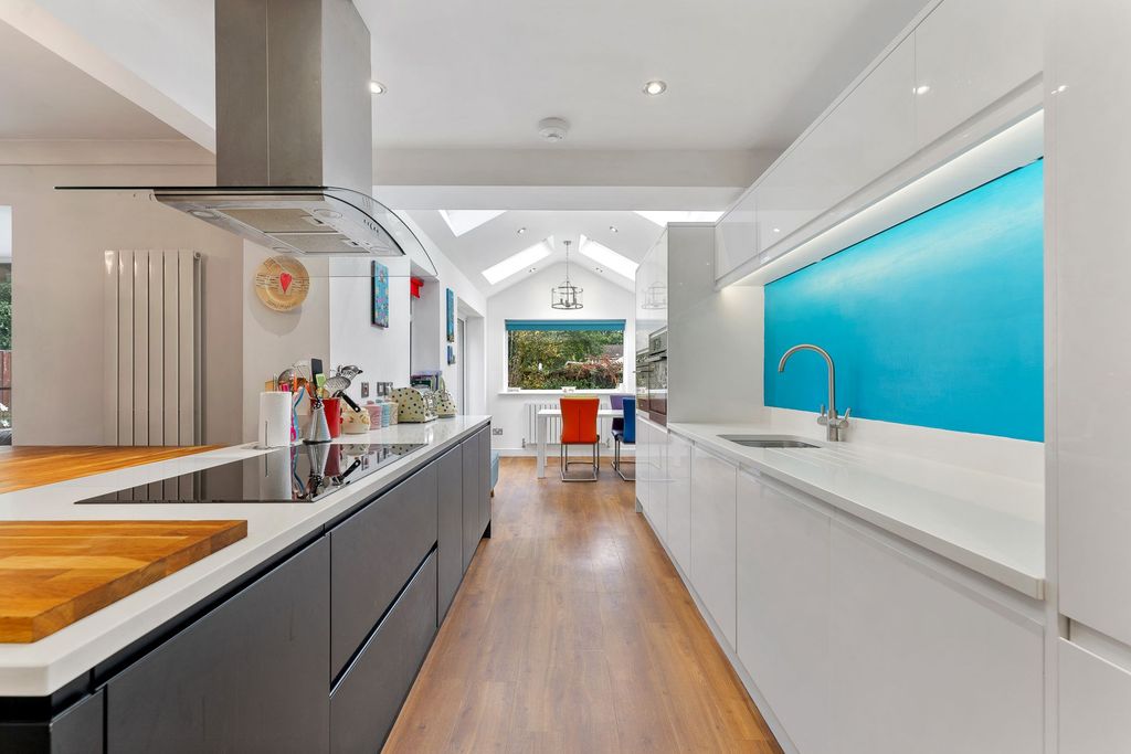 Property photo 3 of 51