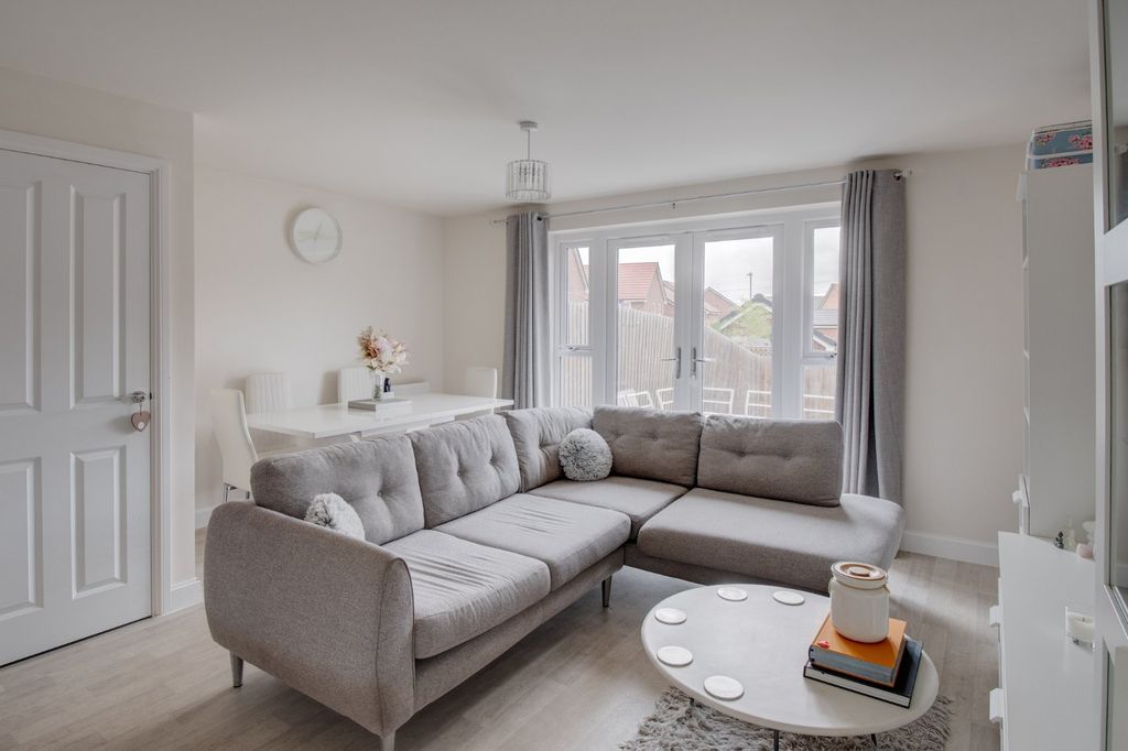 Property photo 3 of 13 Picture No. 05