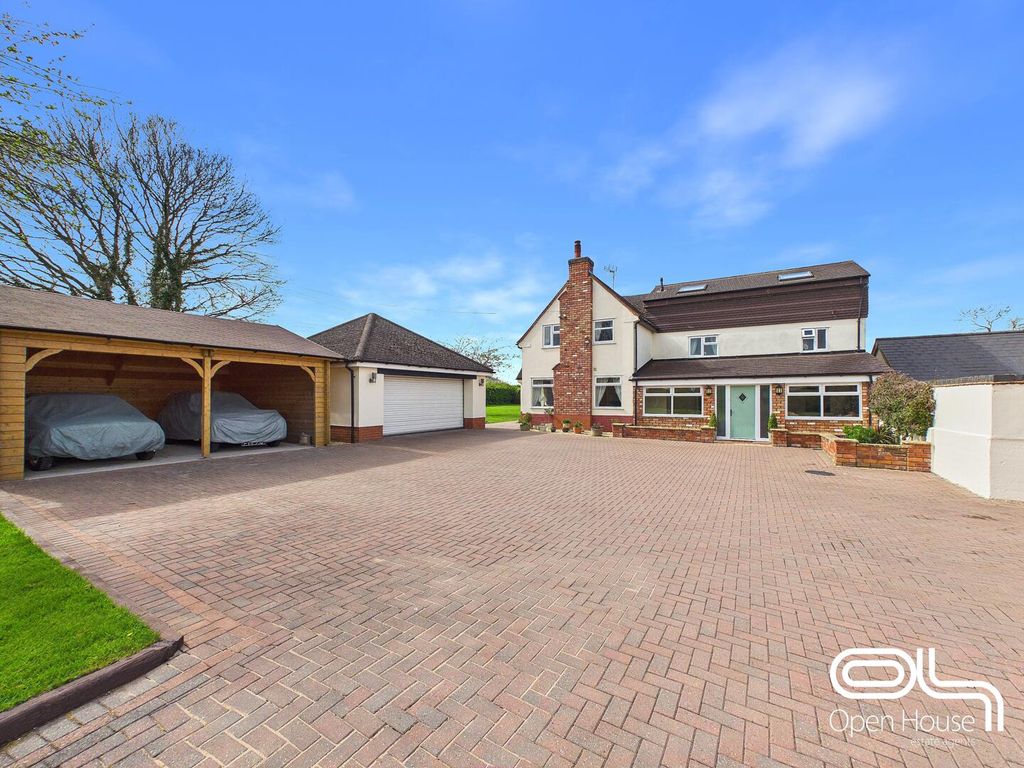 Property photo 1 of 36 Driveway