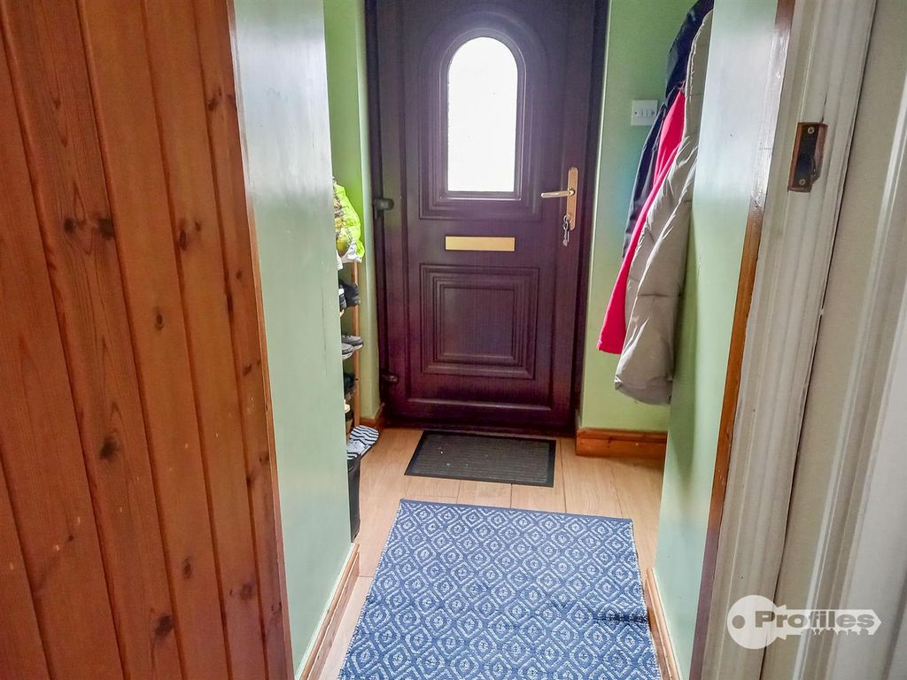 Property photo 3 of 30 Hallway.Jpg