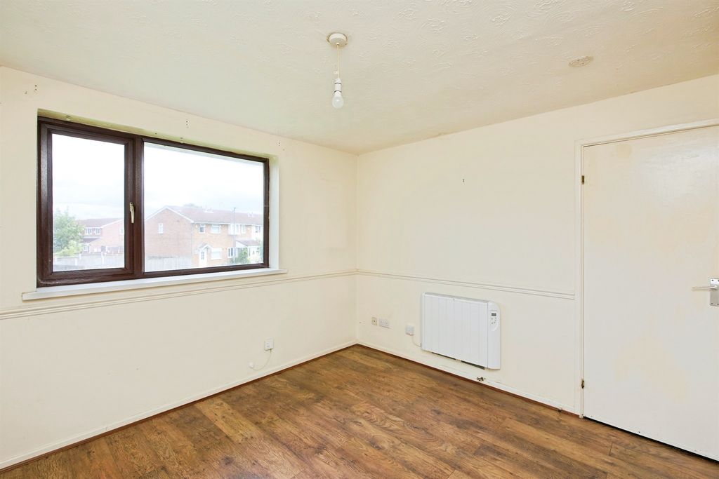 Property photo 3 of 12 Living Room