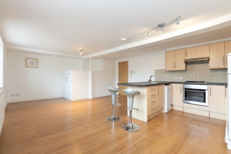 Property photo 2 of 8 204048-Std