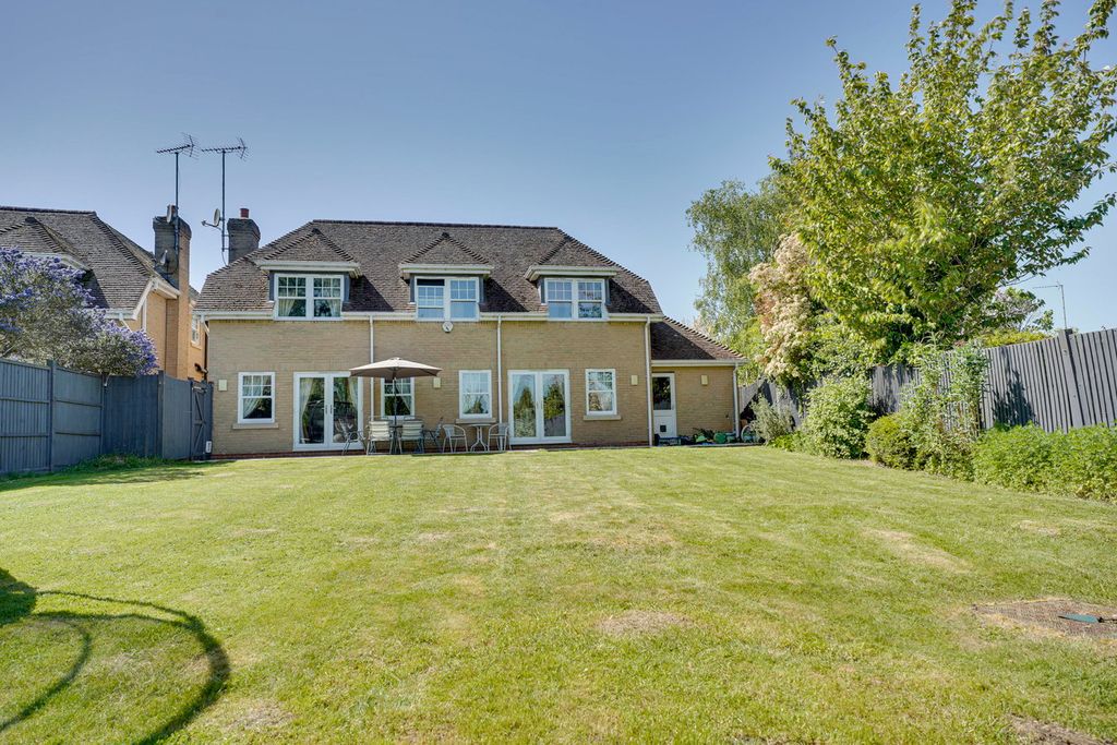 Property photo 3 of 12