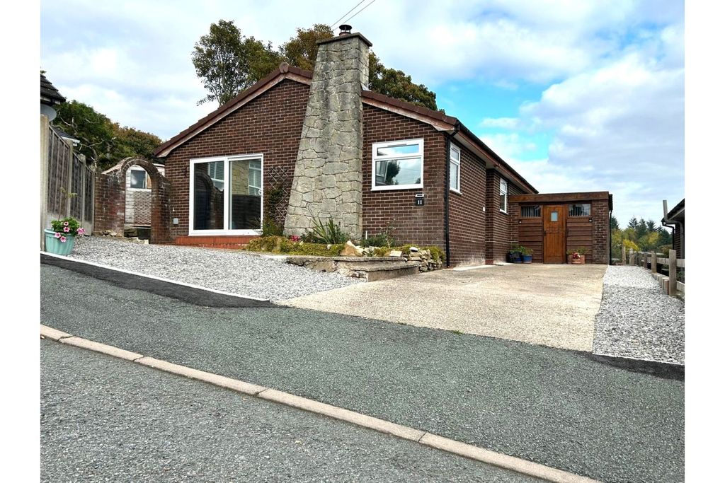 Property photo 1 of 25 Front View