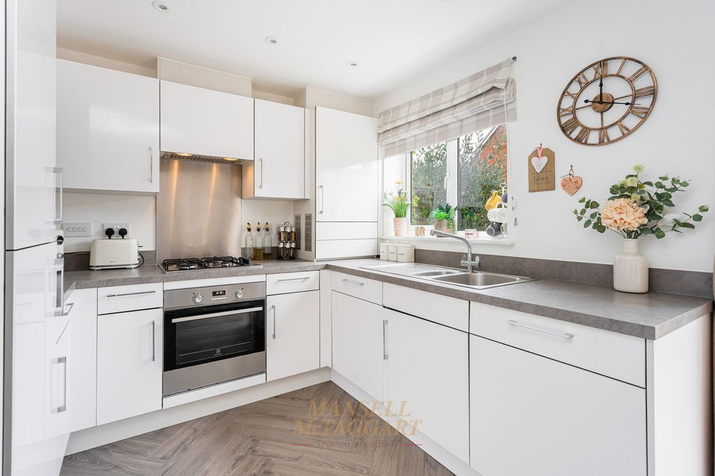 Property photo 3 of 23